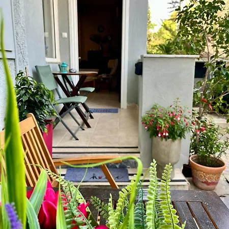 Deedees House شقة *