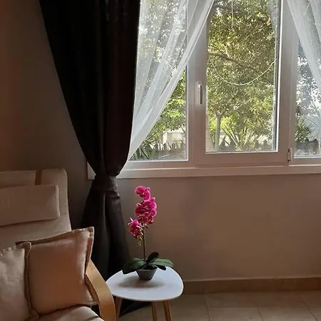 Deedees House Apartment *